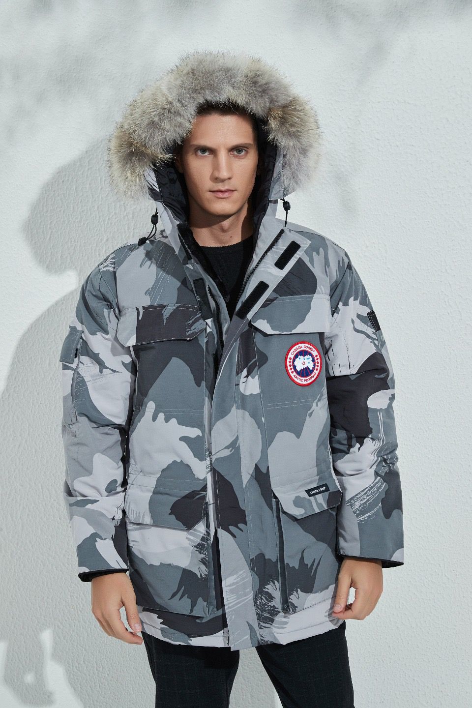 Can*a Go*e coat-200