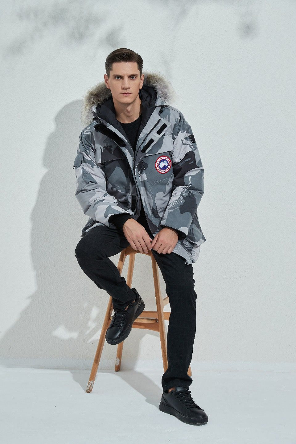 Can*a Go*e coat-200