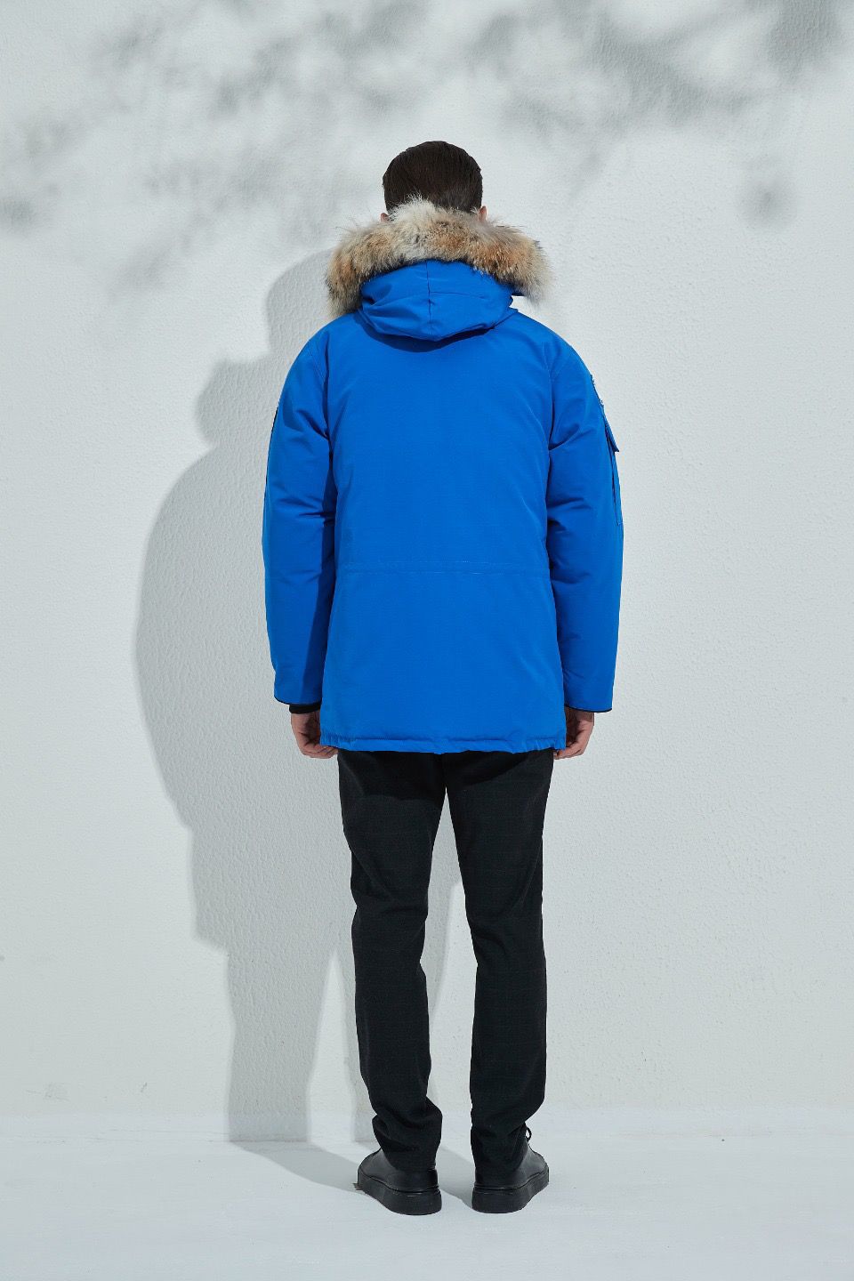 Can*a Go*e coat-201