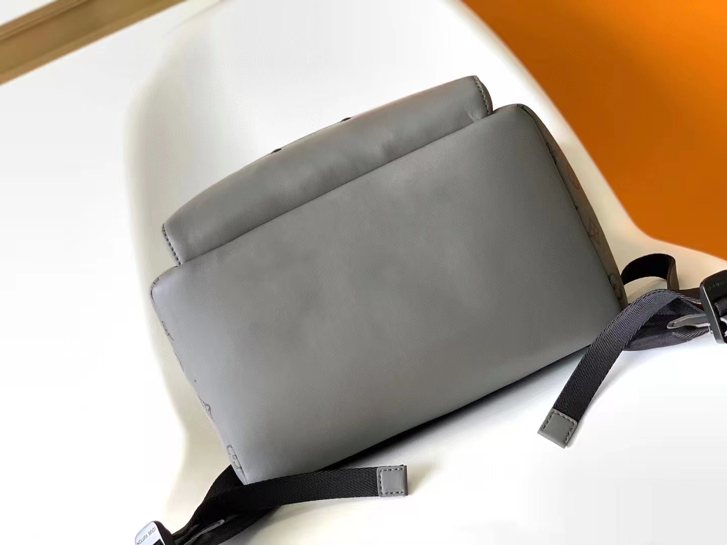 LV Backpack(AAAA)-050