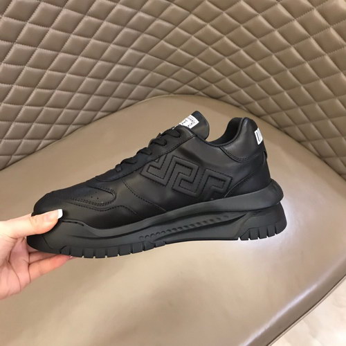 Versace Shoes(AAA)-182