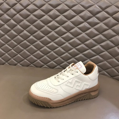Versace Shoes(AAA)-183