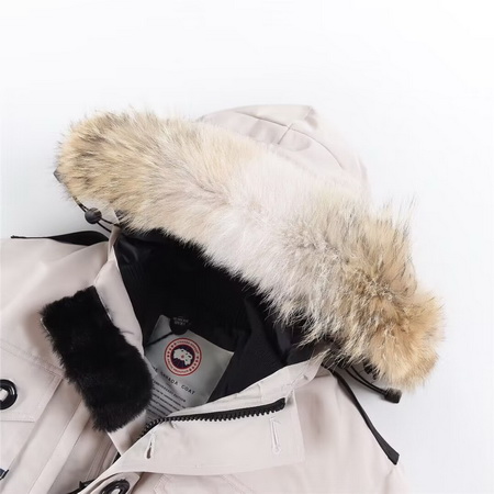 Can*a Go*e coat-207