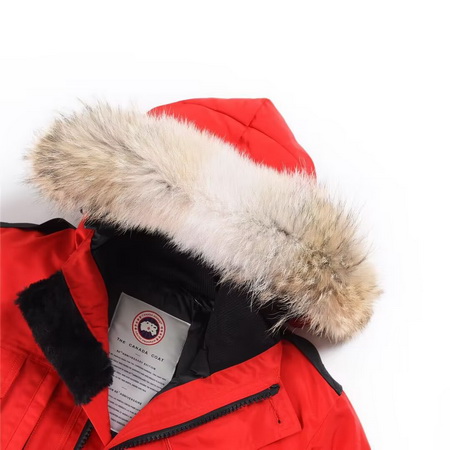 Can*a Go*e coat-208