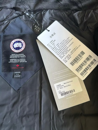 Can*a Go*e coat (e30)-222