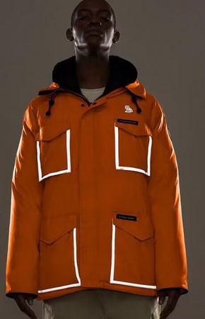 Can*a Go*e coat-212