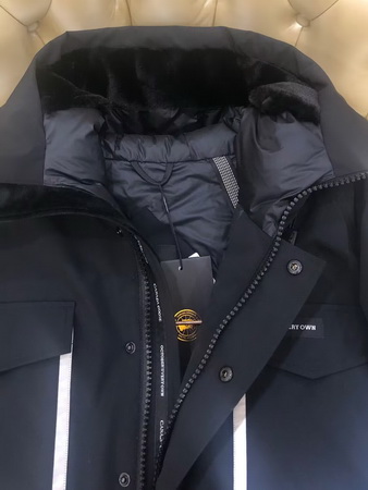 Can*a Go*e coat-213