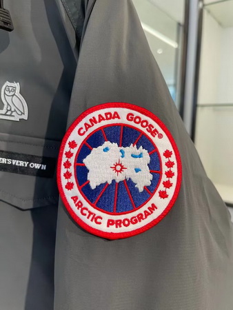 Can*a Go*e coat-211
