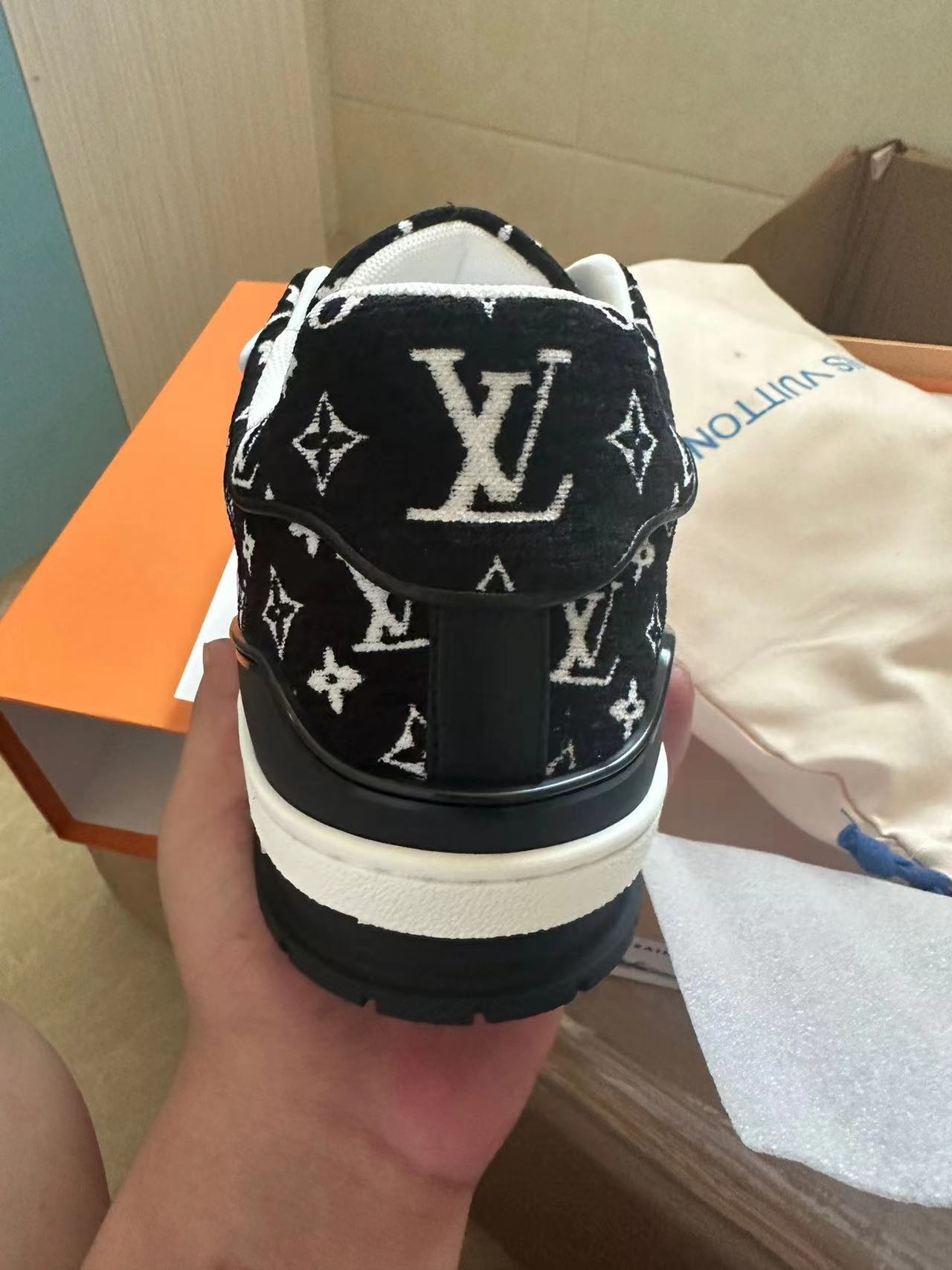 LV Shoes(AAA)-930