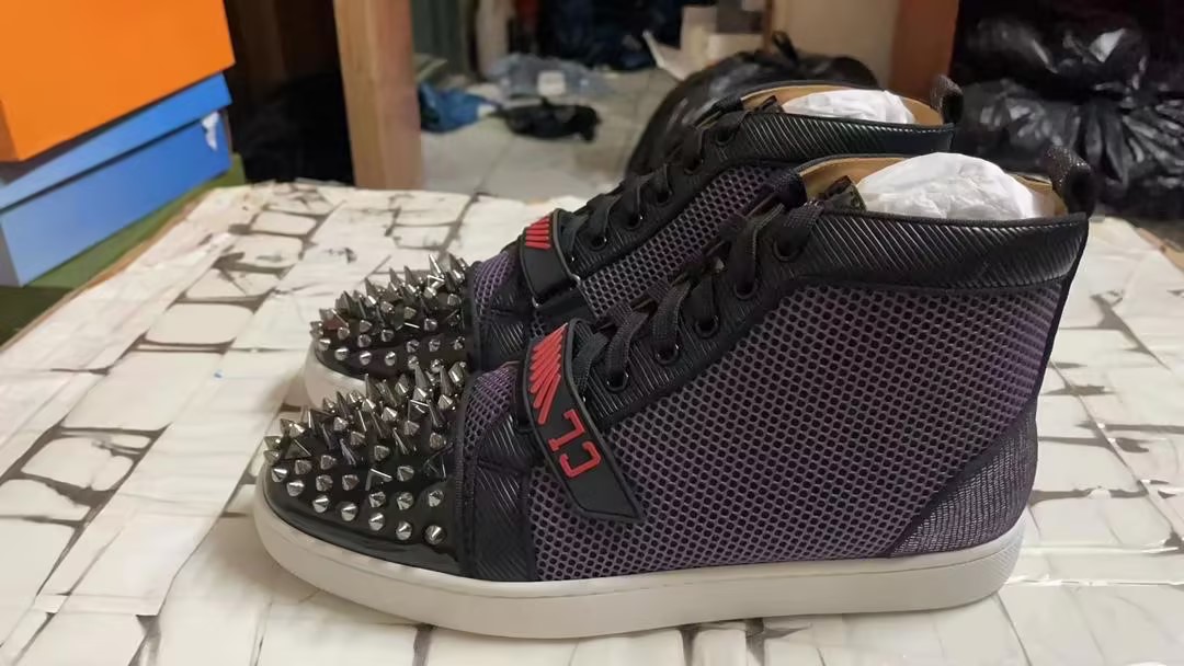 CL Men Shoes-543