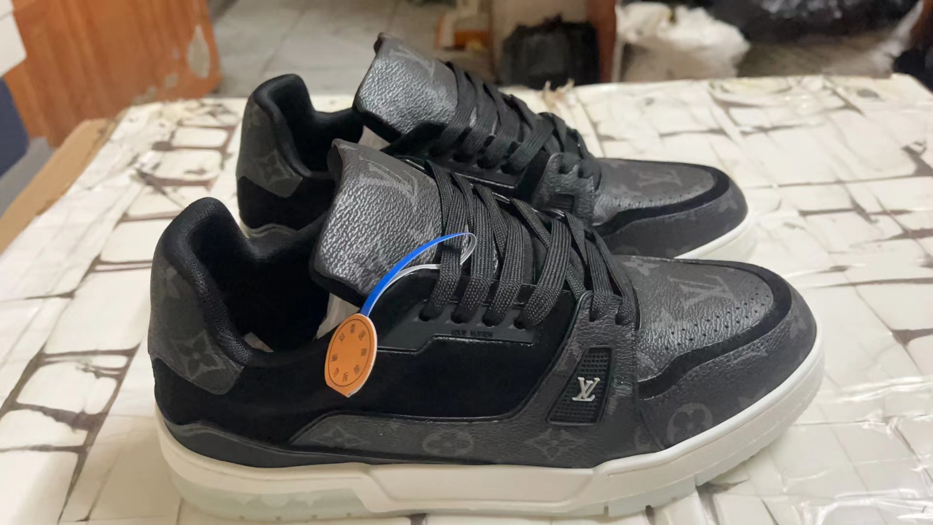 LV Shoes(AAAA)-912