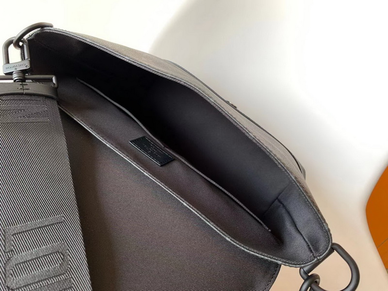 LV Handbags AAA(Men)-124