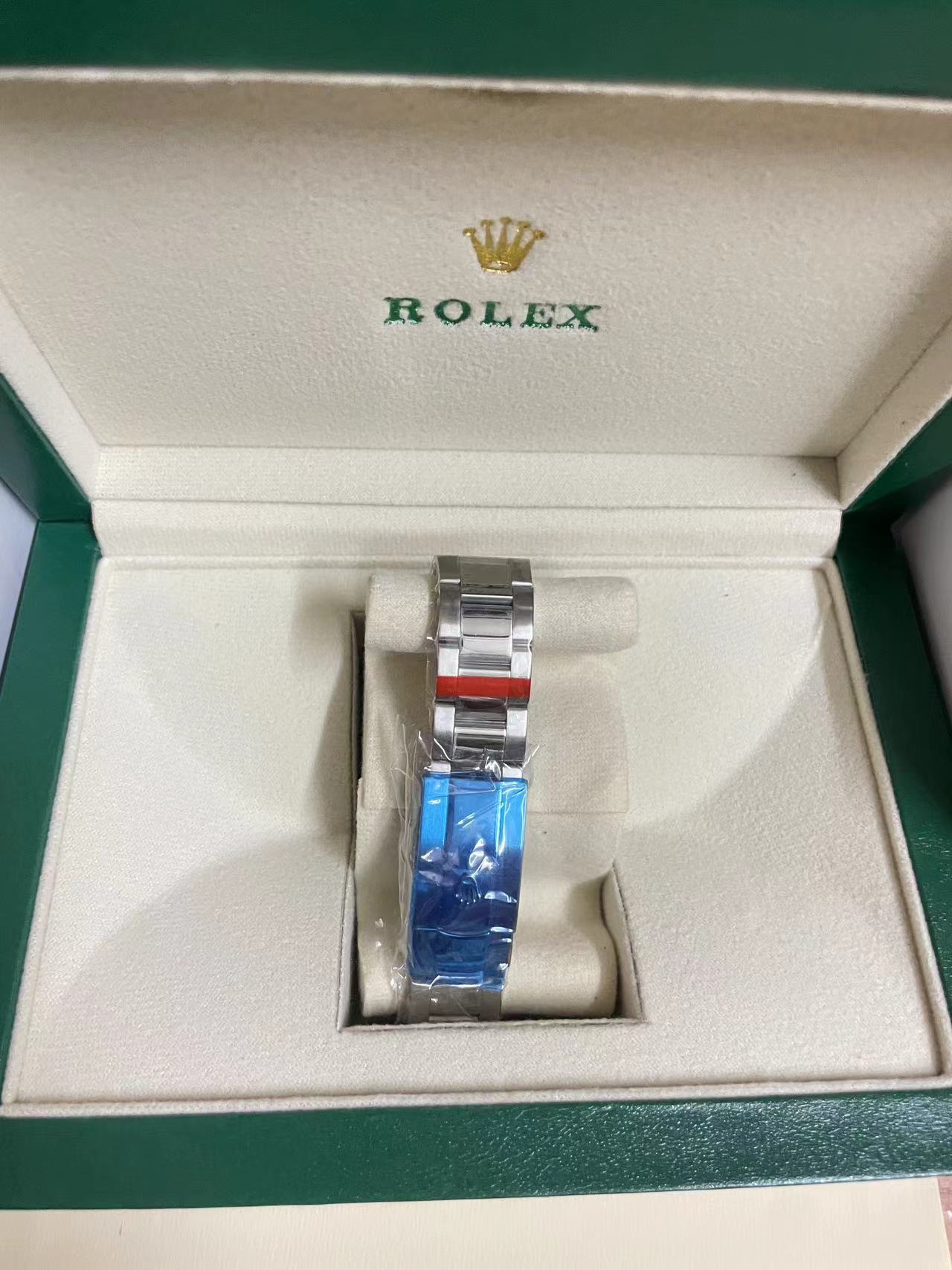R*l*x watches-153