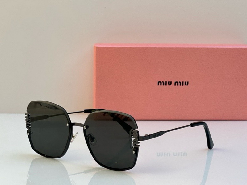 M*um*u-750