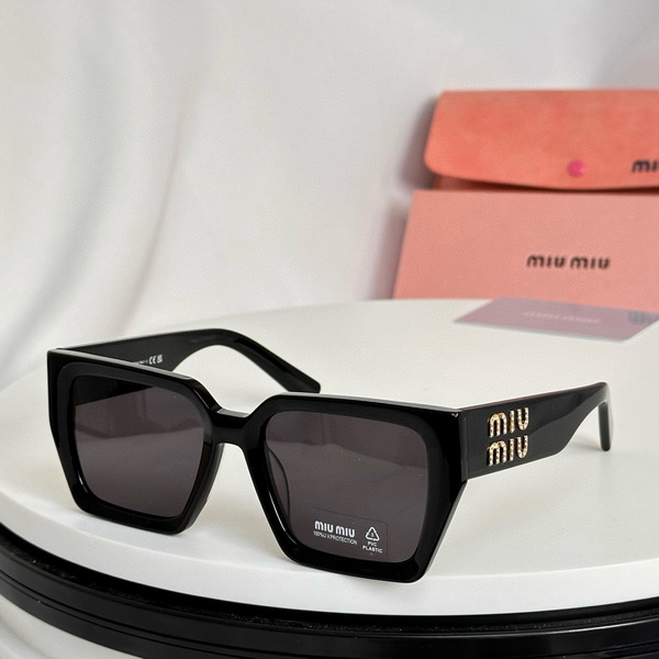 M*um*u-493