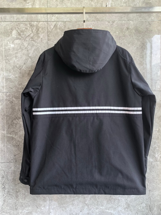 Can*a Go*e jacket-003
