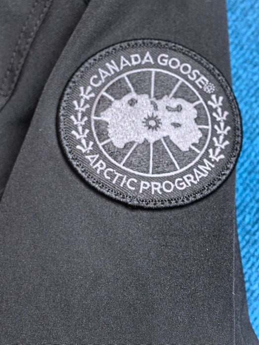 Can*a Go*e jacket-003