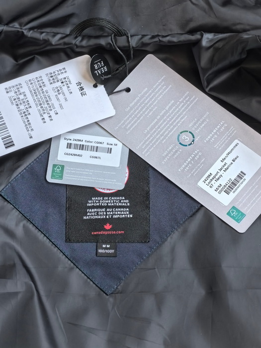 Can*a Go*e jacket-004