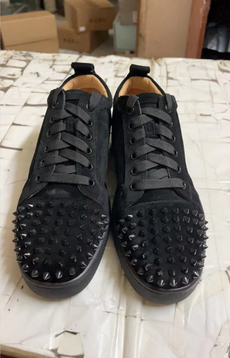 CL Men Shoes-556