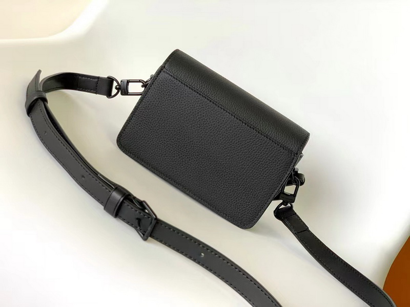 LV Handbags AAA(Men)-132