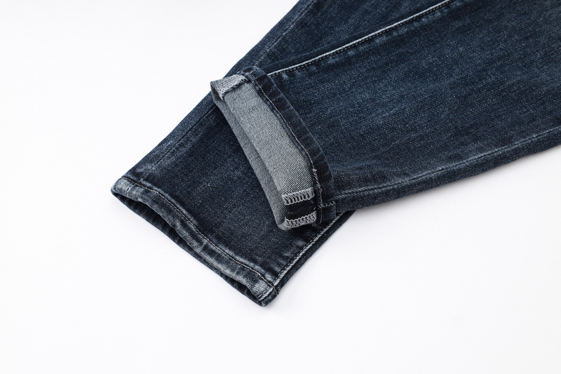 G*u*i jeans-003