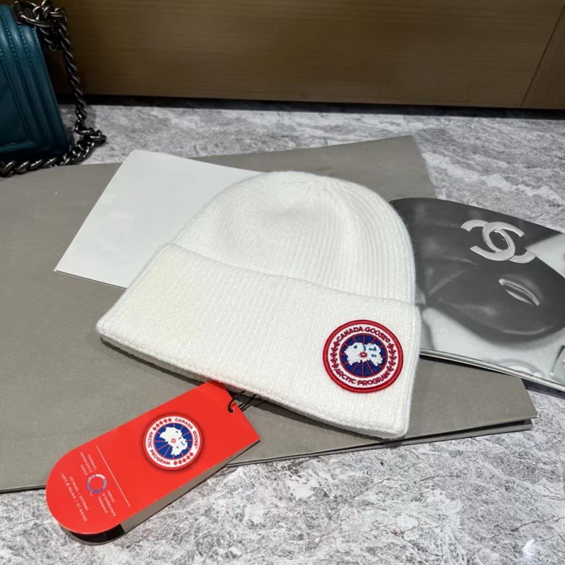 Can*a Go*e beanies-023