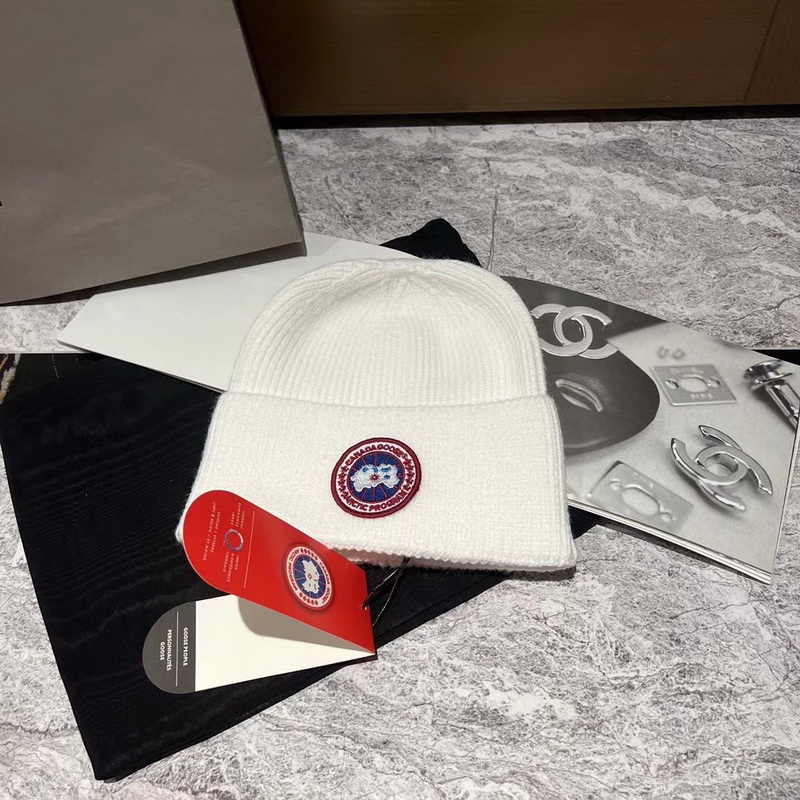 Can*a Go*e beanies-029