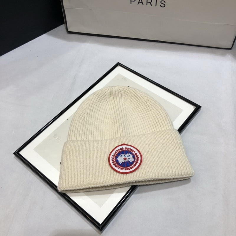 Can*a Go*e beanies-034