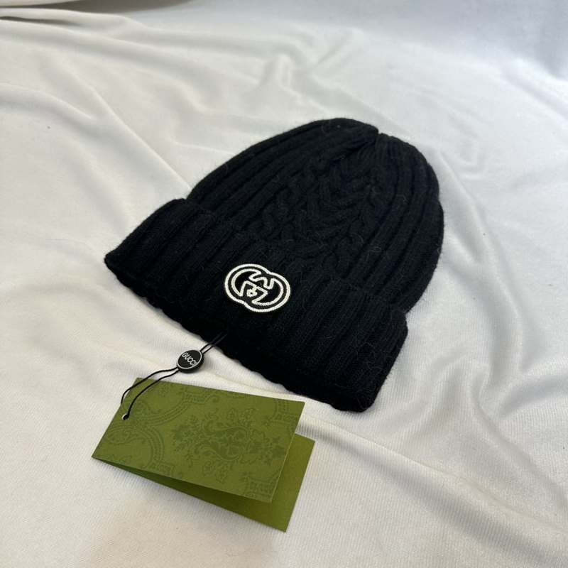 G*u*i beanies-011