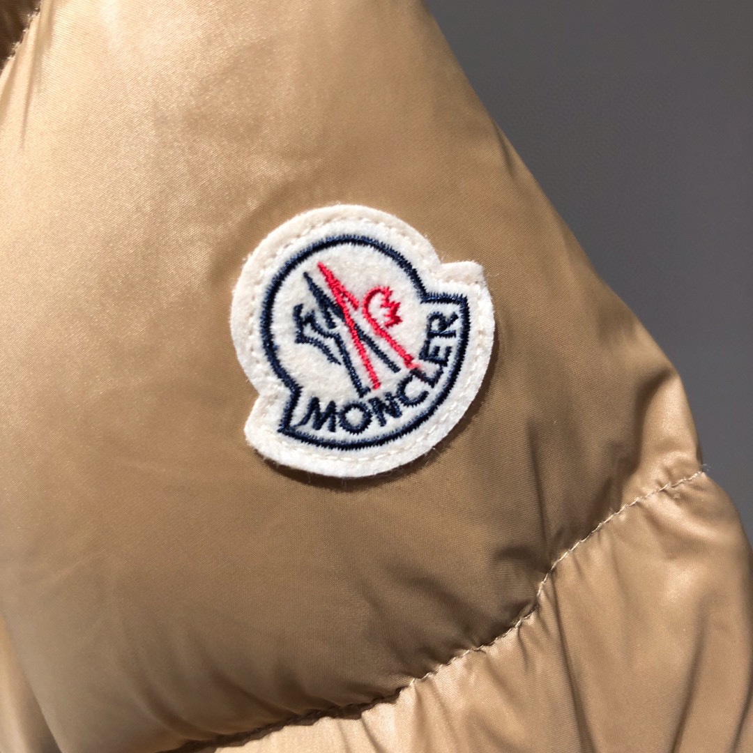 Moncler Coat(Women)-011