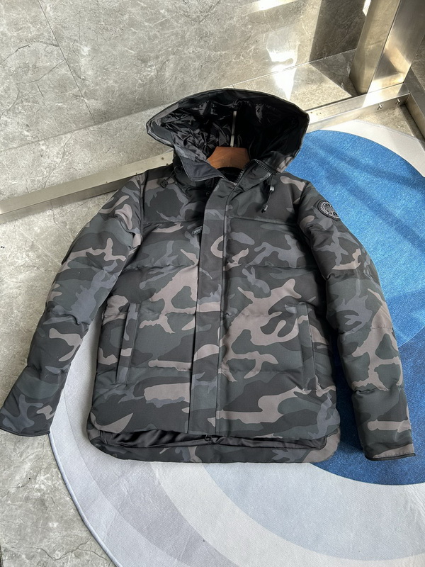 Can*a Go*e coat-232