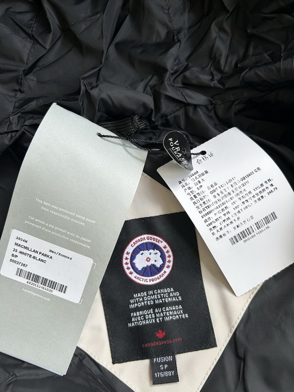 Can*a Go*e coat-234