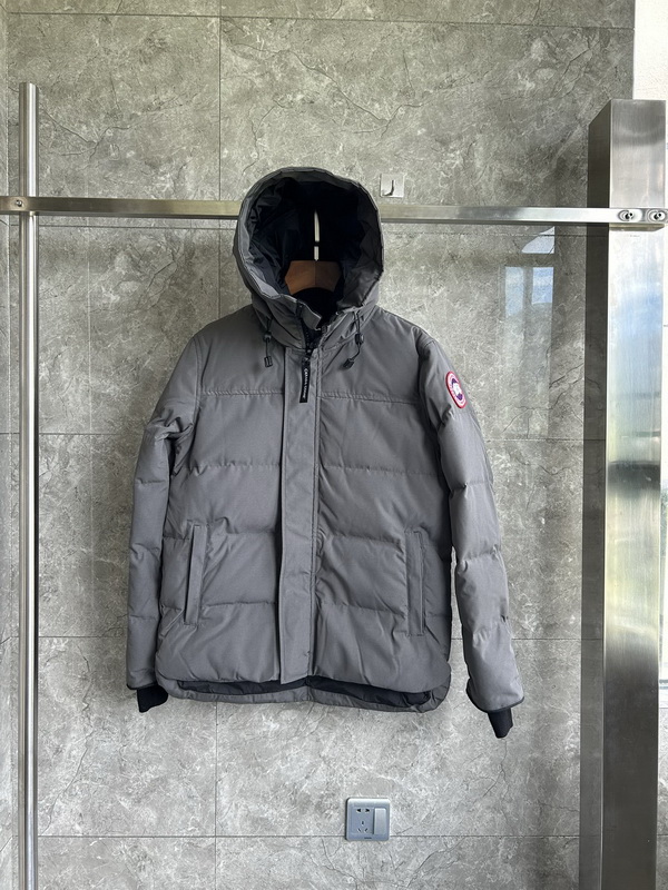 Can*a Go*e coat-235