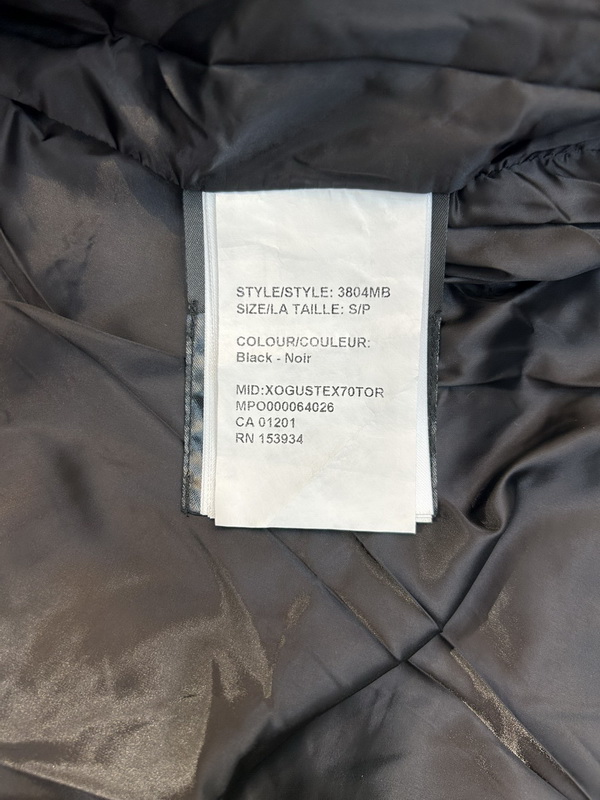 Can*a Go*e coat-238