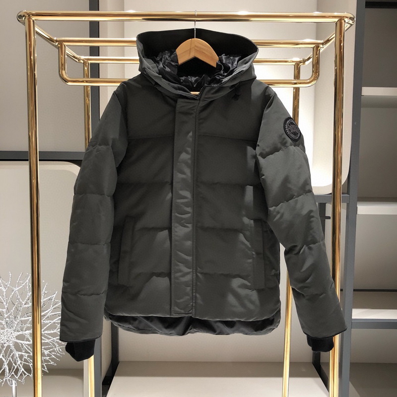 Can*a Go*e coat-240
