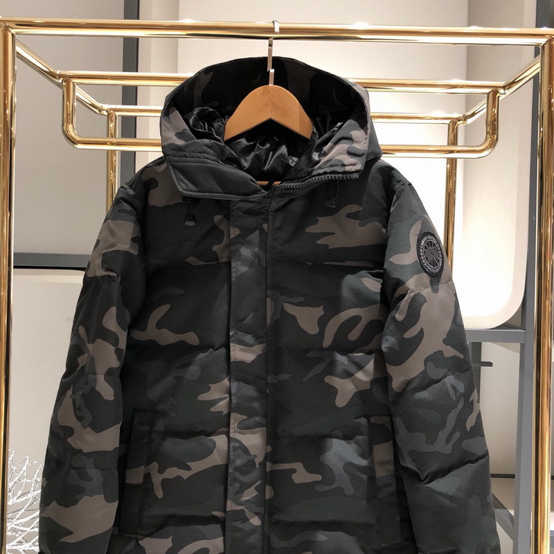 Can*a Go*e coat-242