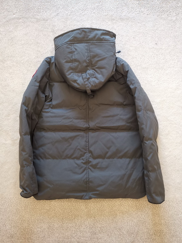 Can*a Go*e coat-243