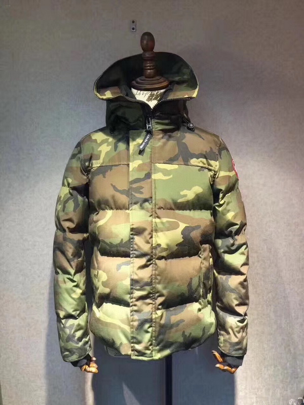 Can*a Go*e coat-247