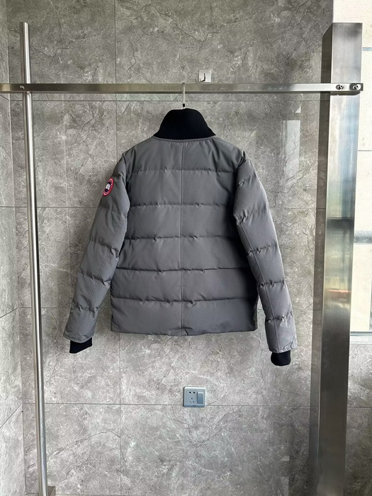 Can*a Go*e coat-250
