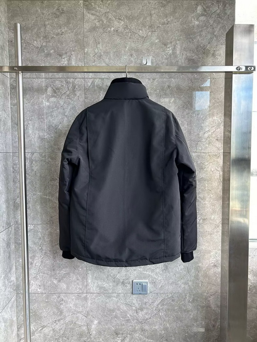 Can*a Go*e coat-253