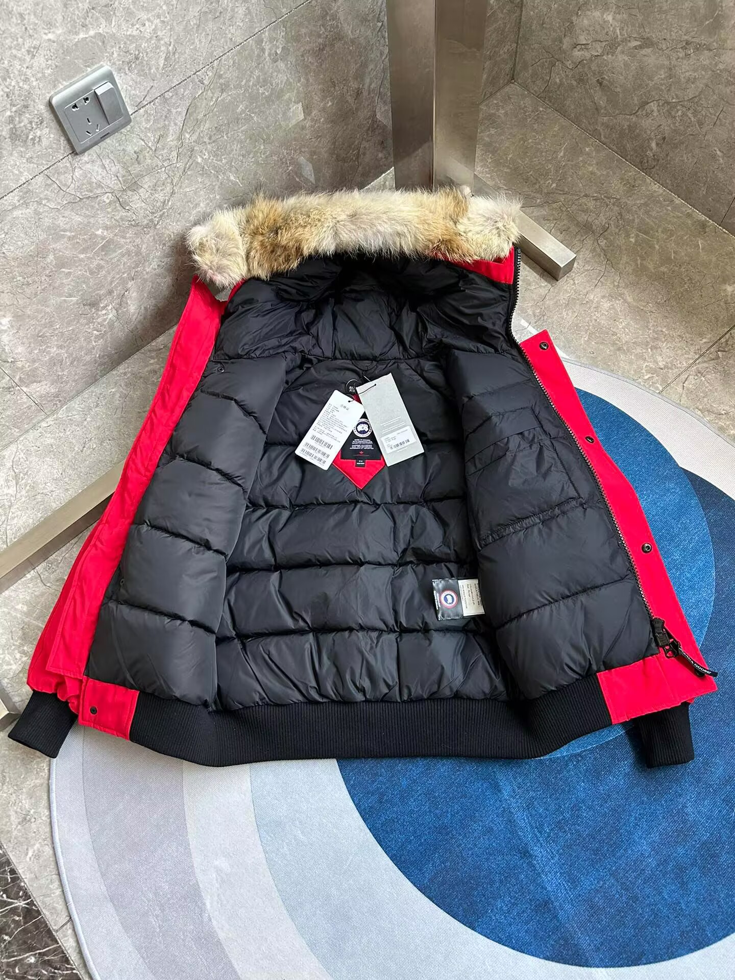 Can*a Go*e coat-362