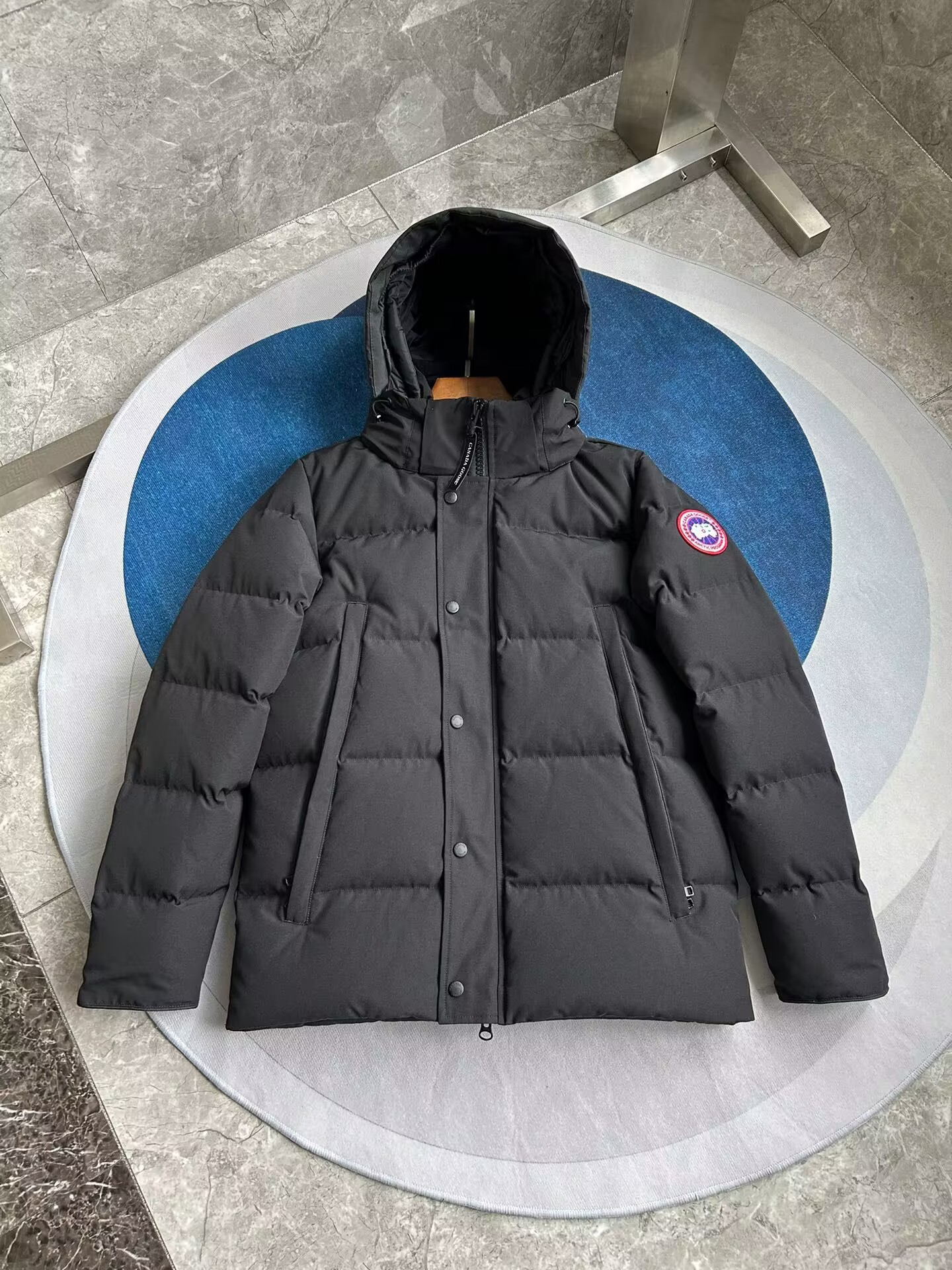 Can*a Go*e coat-363