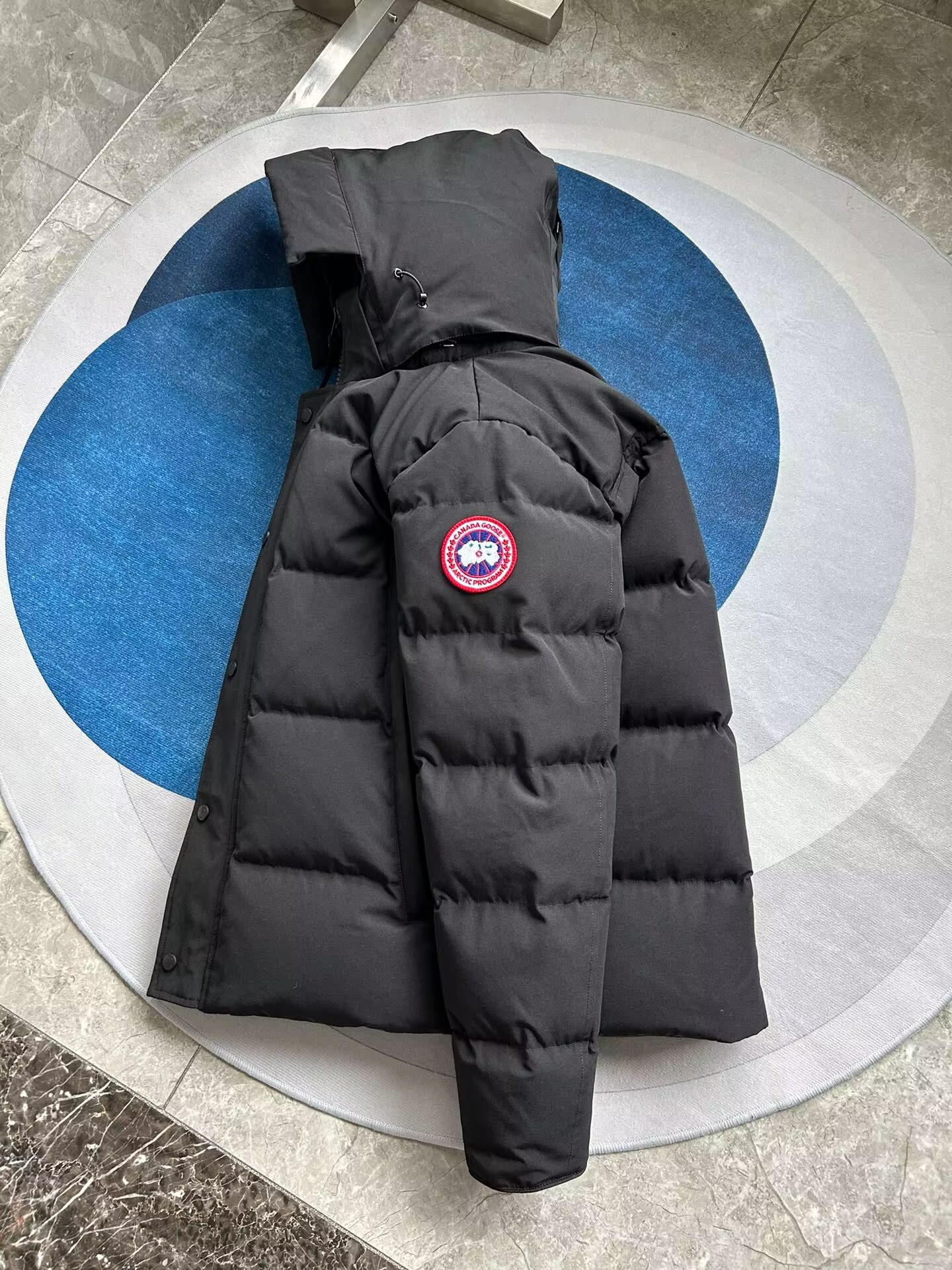 Can*a Go*e coat-363