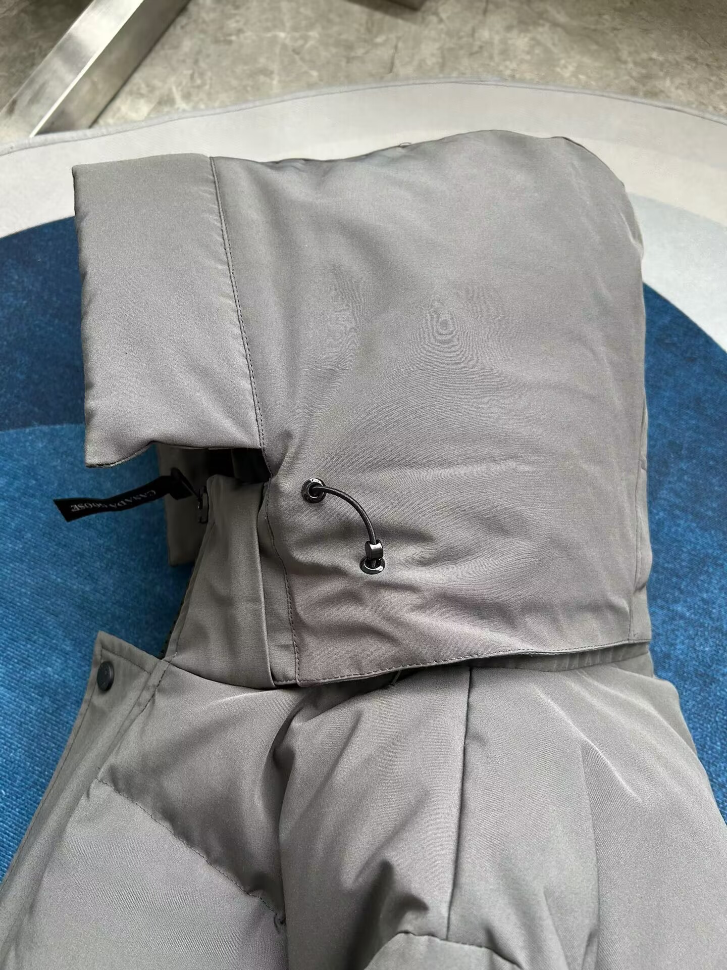 Can*a Go*e coat-364