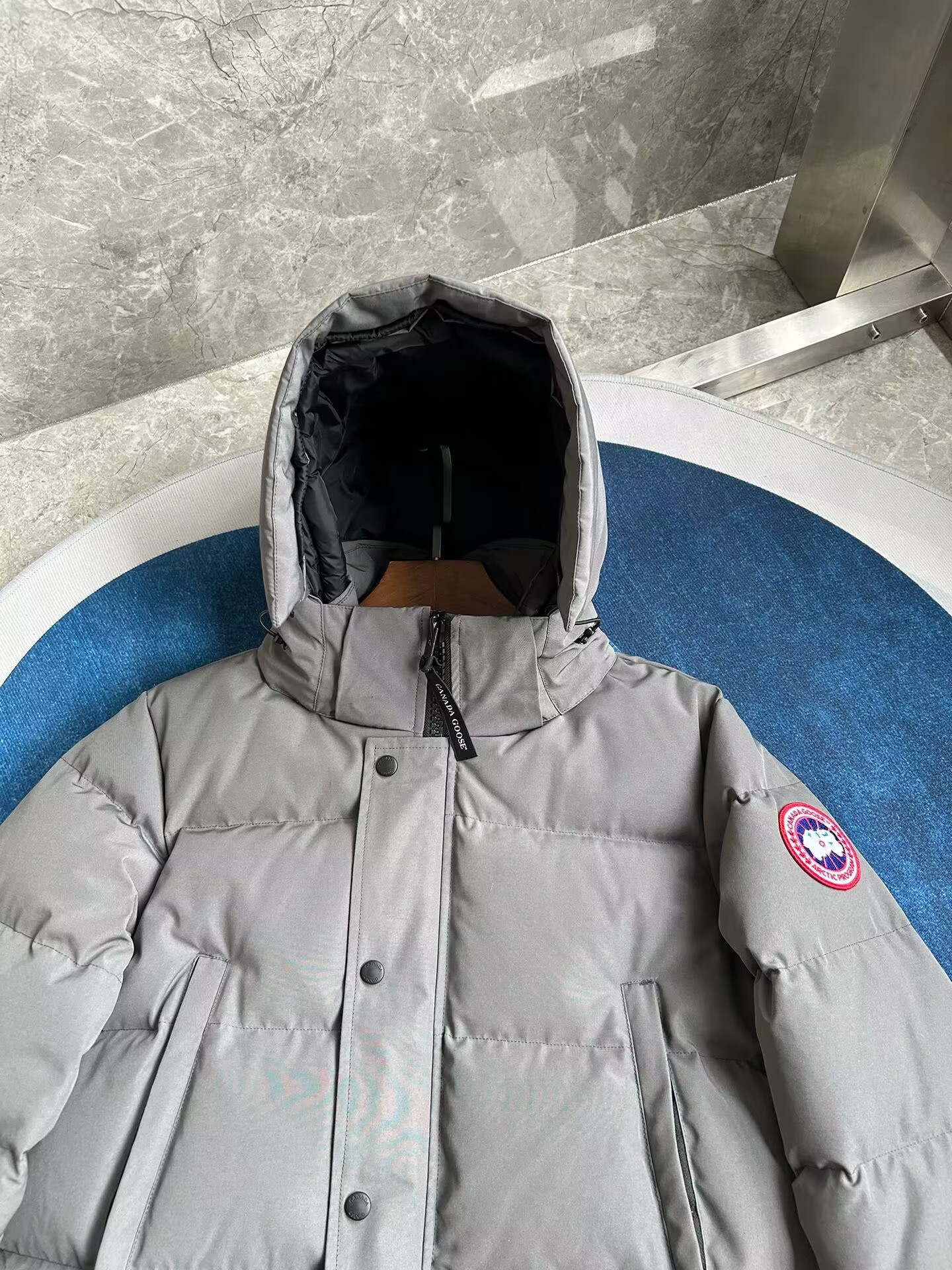 Can*a Go*e coat-364