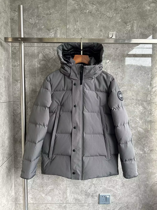 Can*a Go*e coat-366