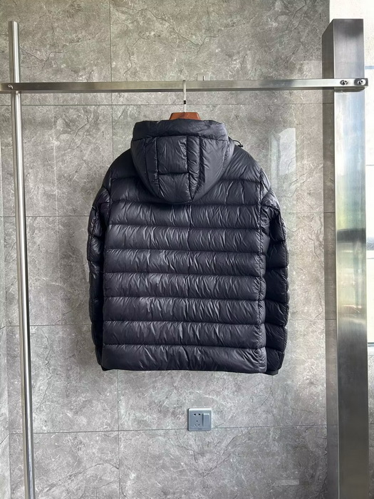 Can*a Go*e coat-258