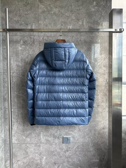 Can*a Go*e coat-260