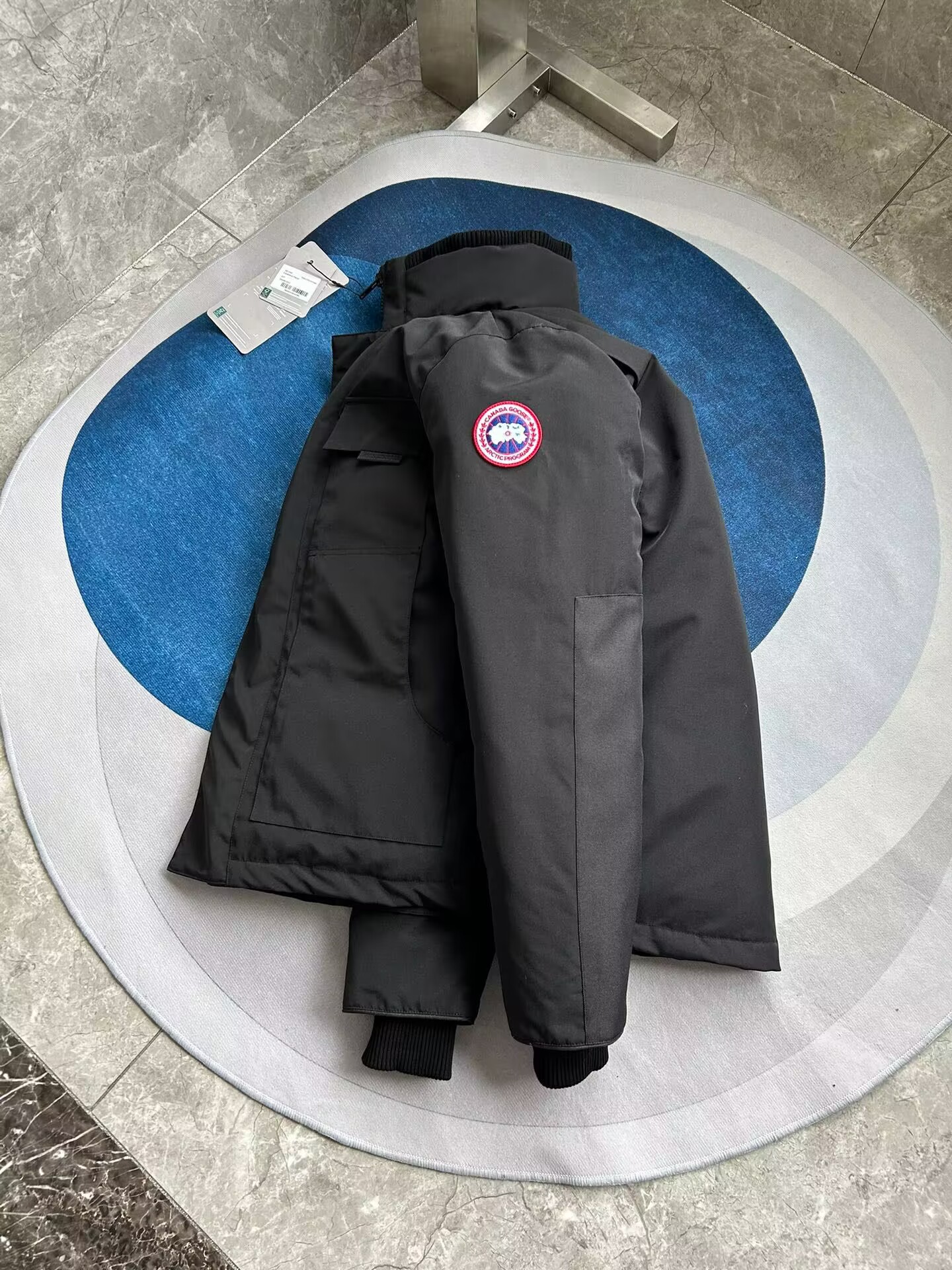 Can*a Go*e coat-253