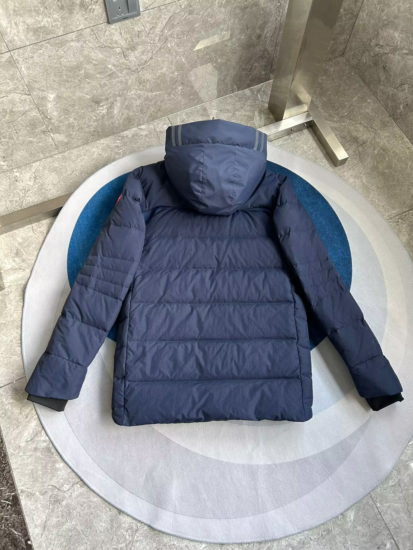 Can*a Go*e coat-256